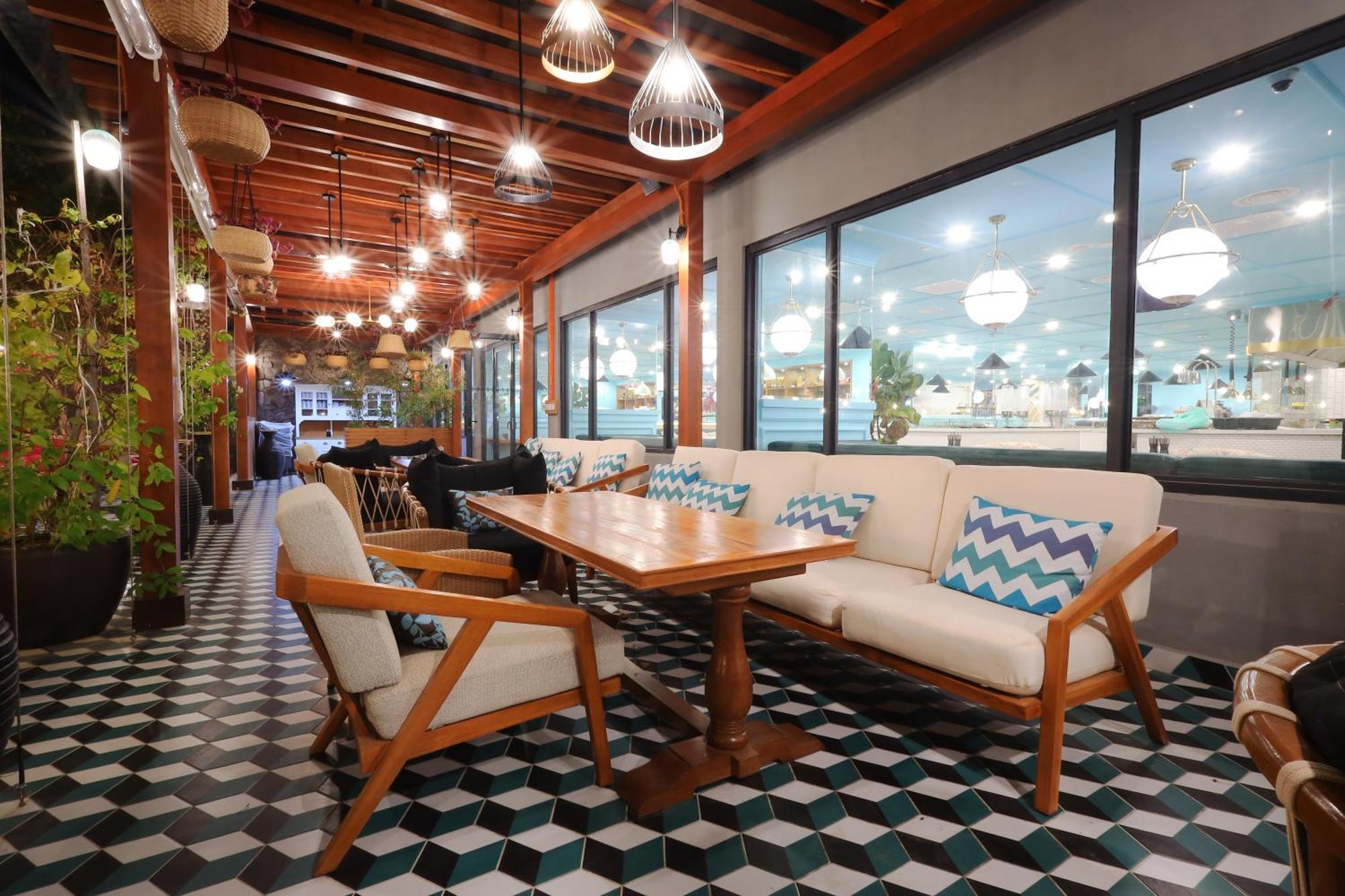 The Riyaz Lavanya Langkawi Pantai Cenang (Langkawi) Exterior foto The interior of the restaurant